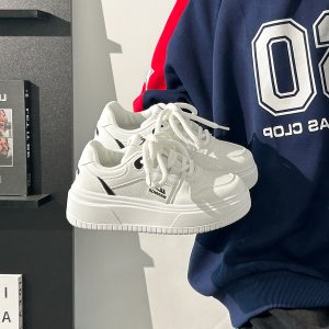 Women's Thick-Soled White Shoes, Breathable Retro Korean Style Big Toe Design, Height-Increasing Versatile Bread Shoes