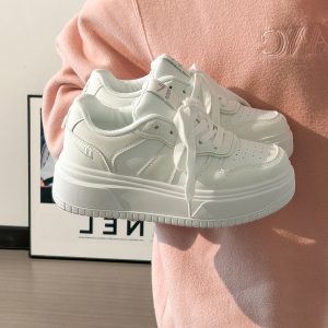 Women's Thick-Soled White Shoes, Breathable Retro Korean Style Big Toe Design, Height-Increasing Versatile Bread Shoes