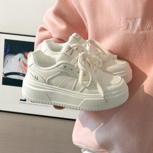 Women's Thick-Soled White Shoes, Breathable Retro Korean Style Big Toe Design, Height-Increasing Versatile Bread Shoes
