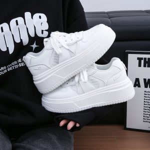 Women's Thick-Soled White Shoes, Breathable Retro Korean Style Big Toe Design, Height-Increasing Versatile Bread Shoes