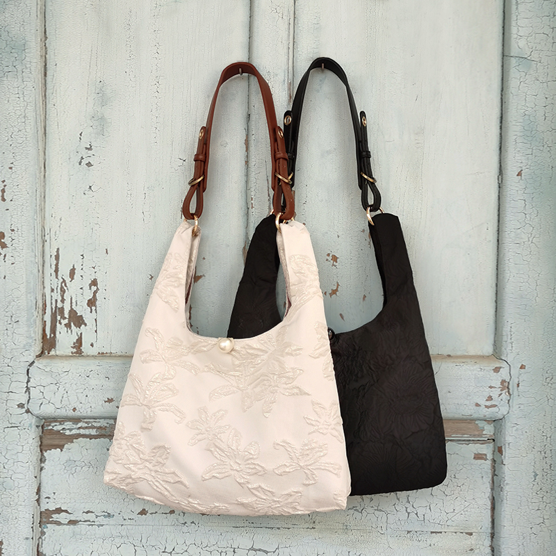 Women's Vintage Floral Handmade Crossbody Bag - Large Capacity, Versatile Design for Spring and Summer 2024 Fashion