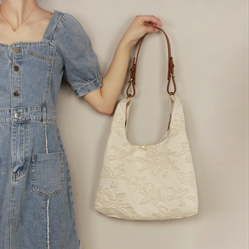 Women's Vintage Floral Handmade Crossbody Bag - Large Capacity, Versatile Design for Spring and Summer 2024 Fashion