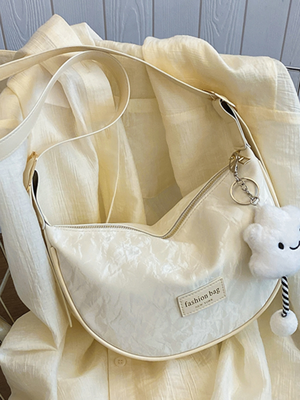 Women's White Dumpling Bag - High-End Versatile Shoulder & Crossbody Bag for Summer 2025 Fashion Women's White Dumpling Bag - High-End Versatile Shoulder & Crossbody Bag for Summer 2025 Fashion