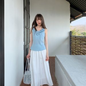 Women's White Half-Length A-Line Skirt with 3D Rose Flower Decoration - Summer 2025 Trendy Floral Style