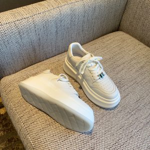 Women's White Lace-Up Sneakers with Thick Sole and Metal Buckle - Versatile Breathable Casual Sports Shoes for Autumn Fashion