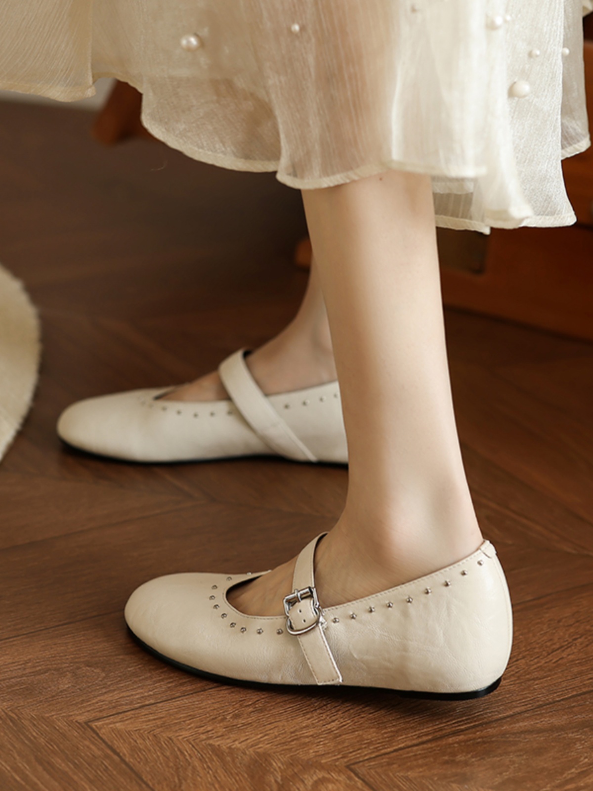 Women's White Mary Jane Shoes with Rivets, Soft Bottom Summer Flats, Hidden Height, Large Size 41-42, Stylish Comfort Women's White Mary Jane Shoes with Rivets, Soft Bottom Summer Flats, Hidden Height, Large Size 41-42, Stylish Comfort