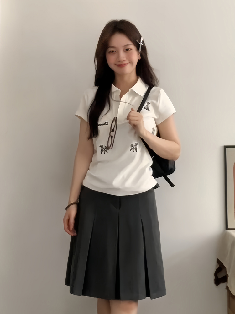 Women's White Short-Sleeve Polo Shirt with Dog Embroidery - Summer 2023 American-Style Fitted Sports Top Women's White Short-Sleeve Polo Shirt with Dog Embroidery - Summer 2023 American-Style Fitted Sports Top