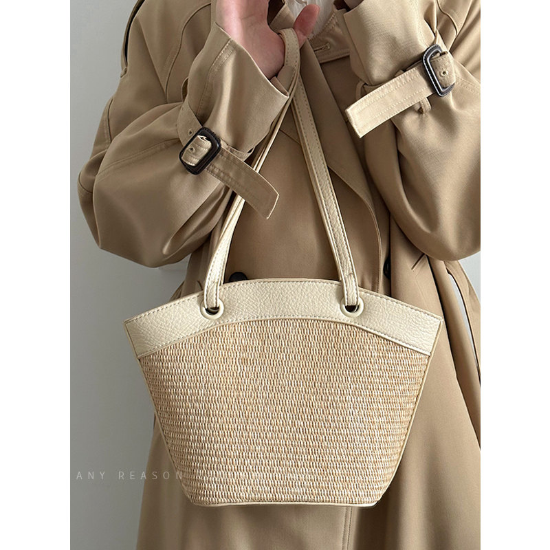 Woven Shoulder Bag for Women - French Retro Vegetable Basket, Casual Beach Vacation Style, Versatile Fashion Accessory
