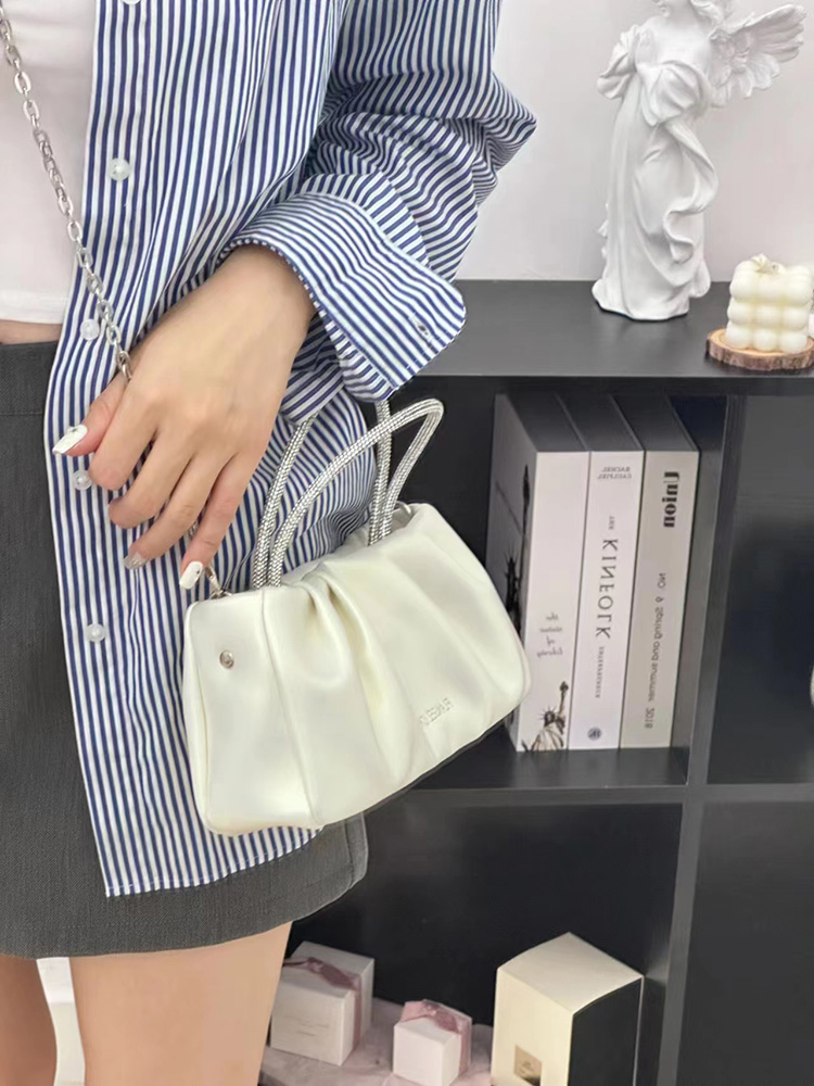Wrinkled Cloud Bag for Women - 2023 Summer Niche Design, Trendy Crossbody Handbag with Chain, Versatile Fashion Accessory Wrinkled Cloud Bag for Women - 2023 Summer Niche Design, Trendy Crossbody Handbag with Chain, Versatile Fashion Accessory