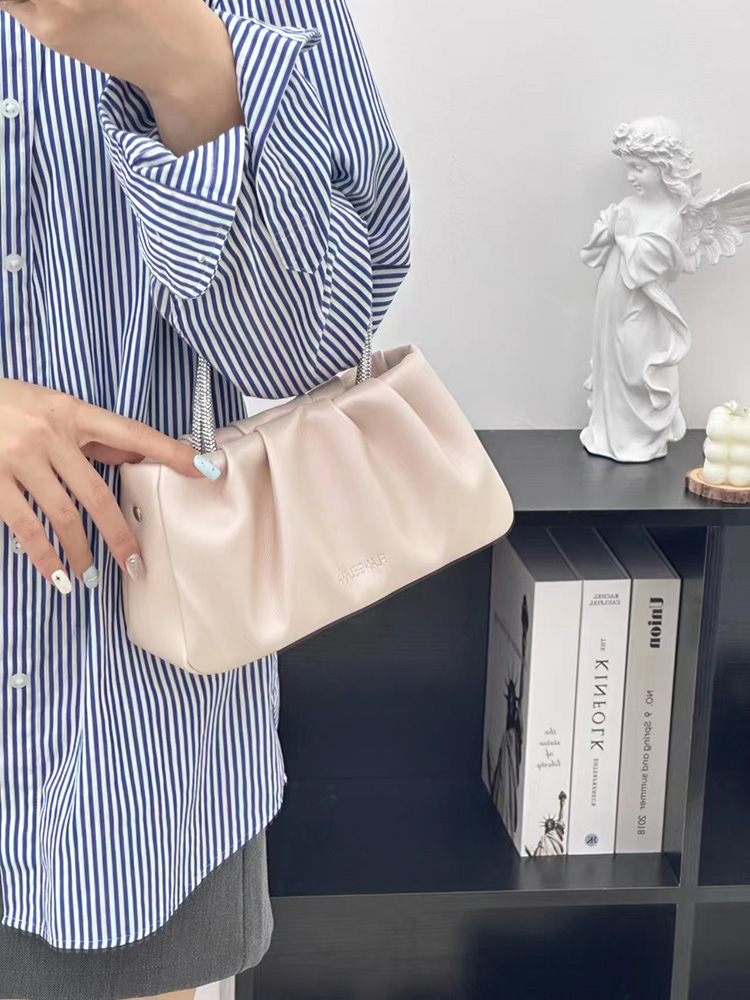 Wrinkled Cloud Bag for Women - 2023 Summer Niche Design, Trendy Crossbody Handbag with Chain, Versatile Fashion Accessory Wrinkled Cloud Bag for Women - 2023 Summer Niche Design, Trendy Crossbody Handbag with Chain, Versatile Fashion Accessory