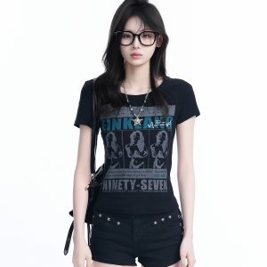 Y2K Dark Style Slim Short-Sleeve T-Shirt for Women - Fitted Base Layer Top for Petite Figures with Unique Mountain Quote Design