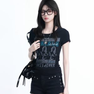 Y2K Dark Style Slim Short-Sleeve T-Shirt for Women - Fitted Base Layer Top for Petite Figures with Unique Mountain Quote Design