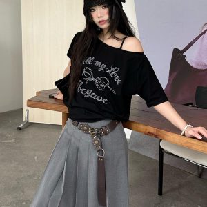 Y2K Off-Shoulder Bow Print T-Shirt - Short Sleeve, Loose Fit, Slimming Summer Top for Spicy Girls, Niche Style