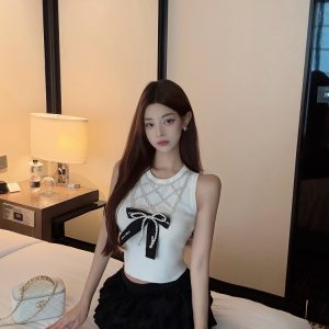 Yuan Ying Style Heavy-Duty Ice Silk Knitted Vest - Trendy Korean Style Top for Effortless Layering