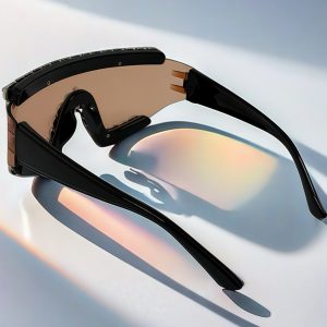 Concert Outfit Chain-Embellished Sunglasses