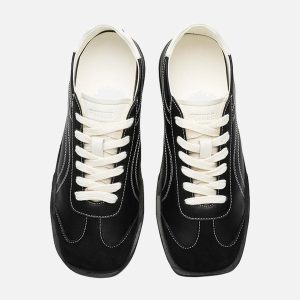 Concert Outfit Classic Black Fluid Lines Leather Sneakers