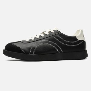 Concert Outfit Classic Black Fluid Lines Leather Sneakers
