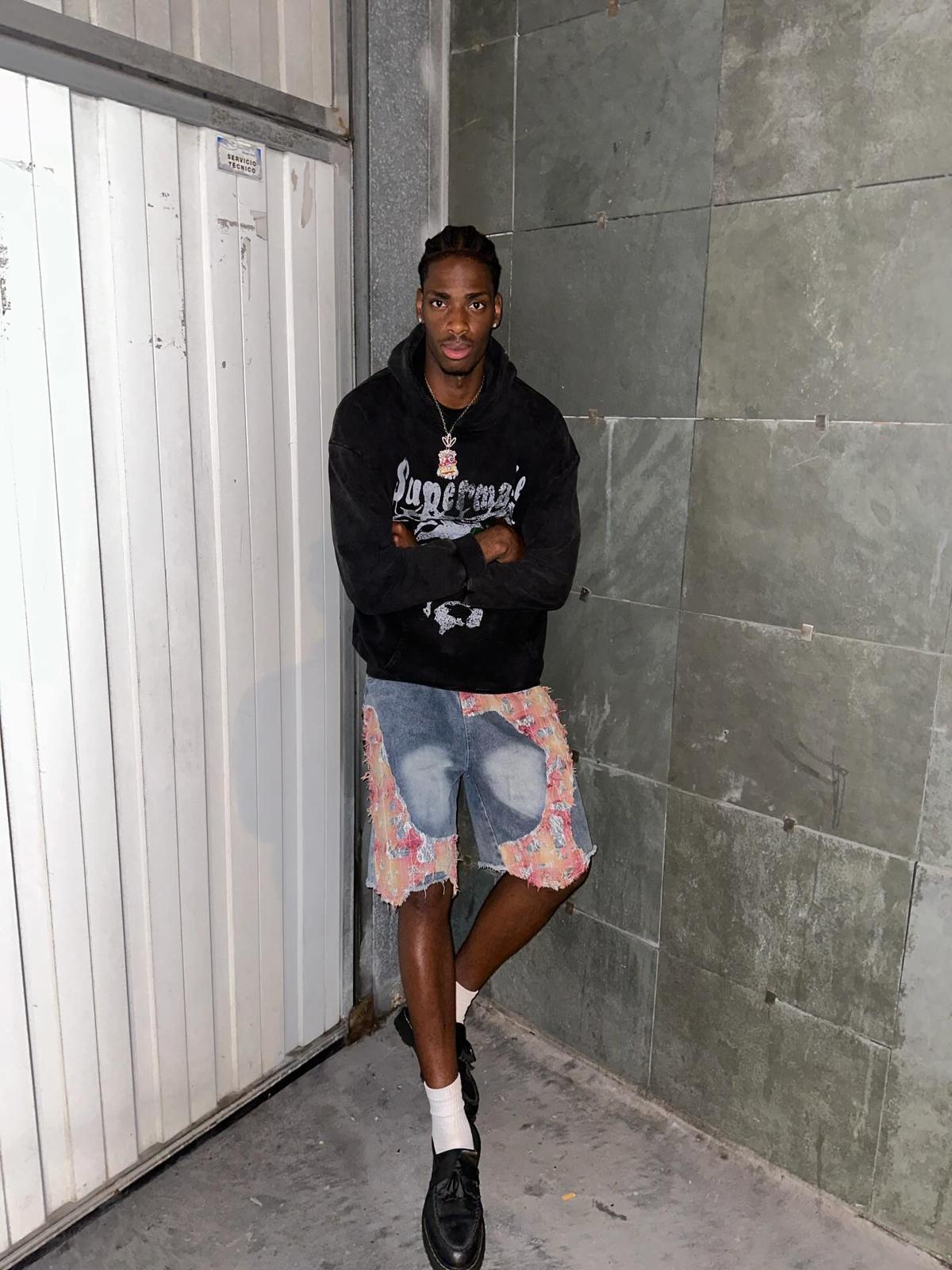 Concert Outfit Craftsmanship Ripped Floral Denim Shorts Concert Outfit Craftsmanship Ripped Floral Denim Shorts