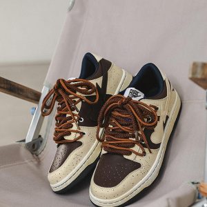 Concert Outfit High Street Love Sneakers