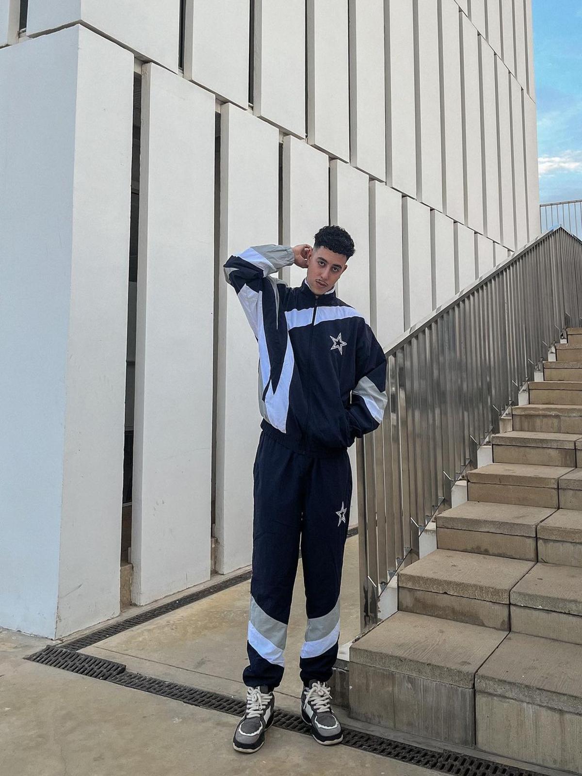 Concert Outfit Monochrome Shadowwave Heavy-Duty Street Sneakers Concert Outfit Monochrome Shadowwave Heavy-Duty Street Sneakers