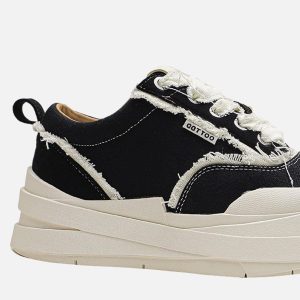 Concert Outfit Raggedy Round Toe Sneakers