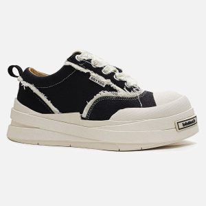 Concert Outfit Raggedy Round Toe Sneakers