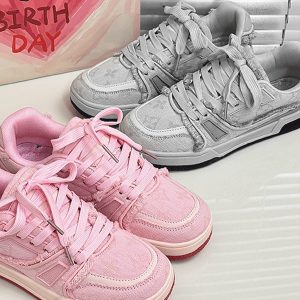 Concert Outfit Retro Denim Sneakers