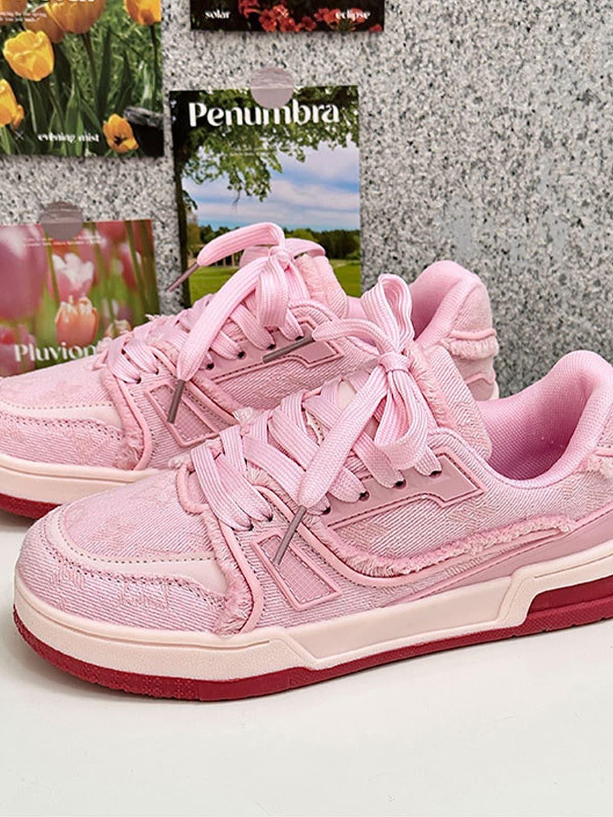 Concert Outfit Retro Denim Sneakers Concert Outfit Retro Denim Sneakers