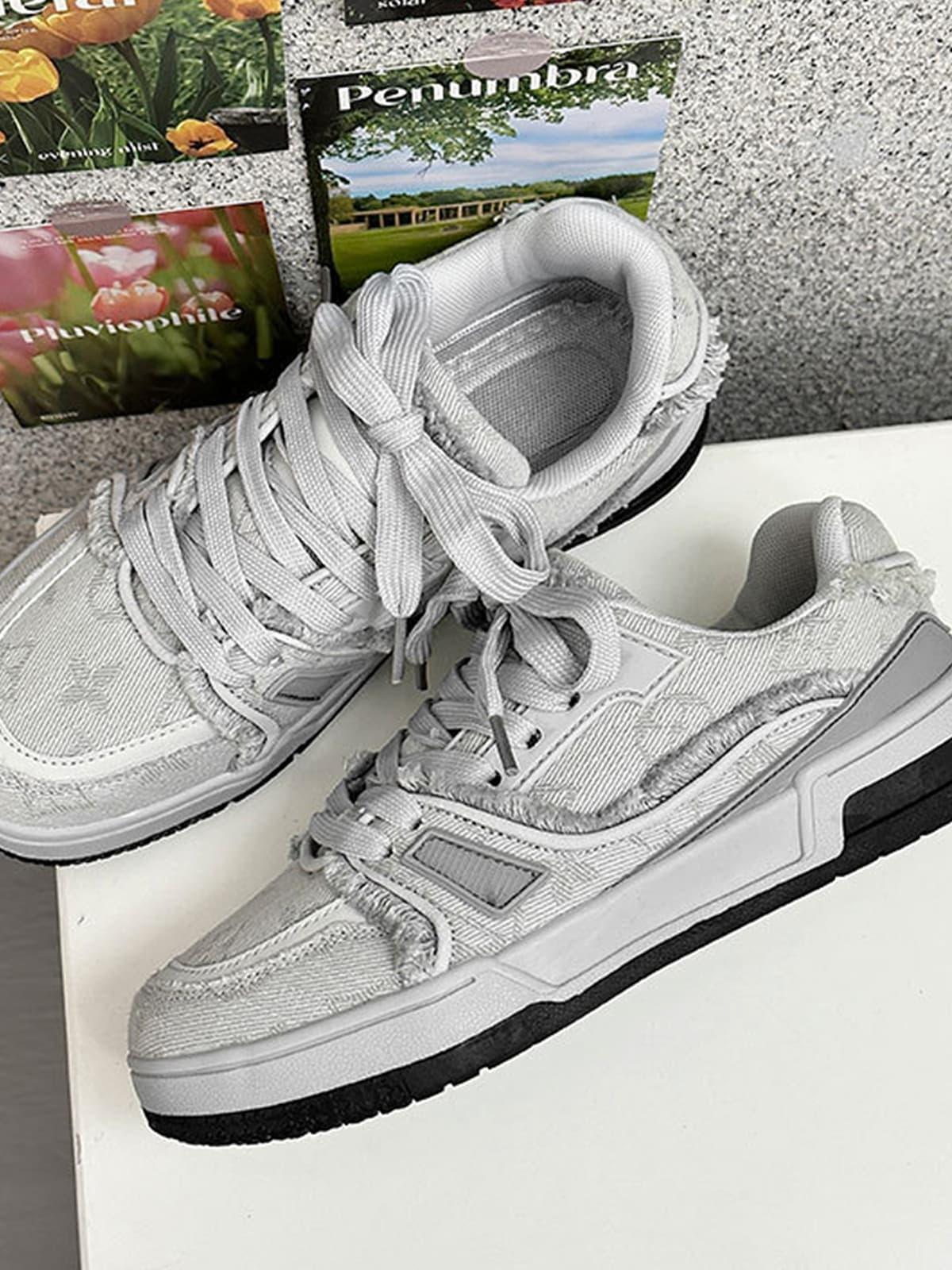 Concert Outfit Retro Denim Sneakers Concert Outfit Retro Denim Sneakers