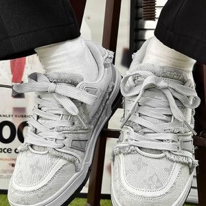 Concert Outfit Retro Denim Sneakers