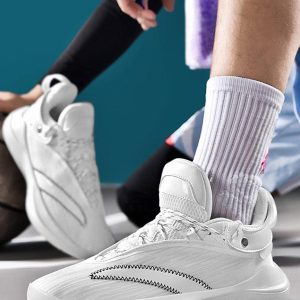 Concert Outfit Solid Color Breathable Sneakers