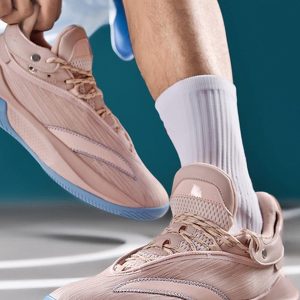 Concert Outfit Solid Color Breathable Sneakers