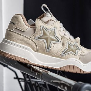 Concert Outfit Vintage Star Sneakers