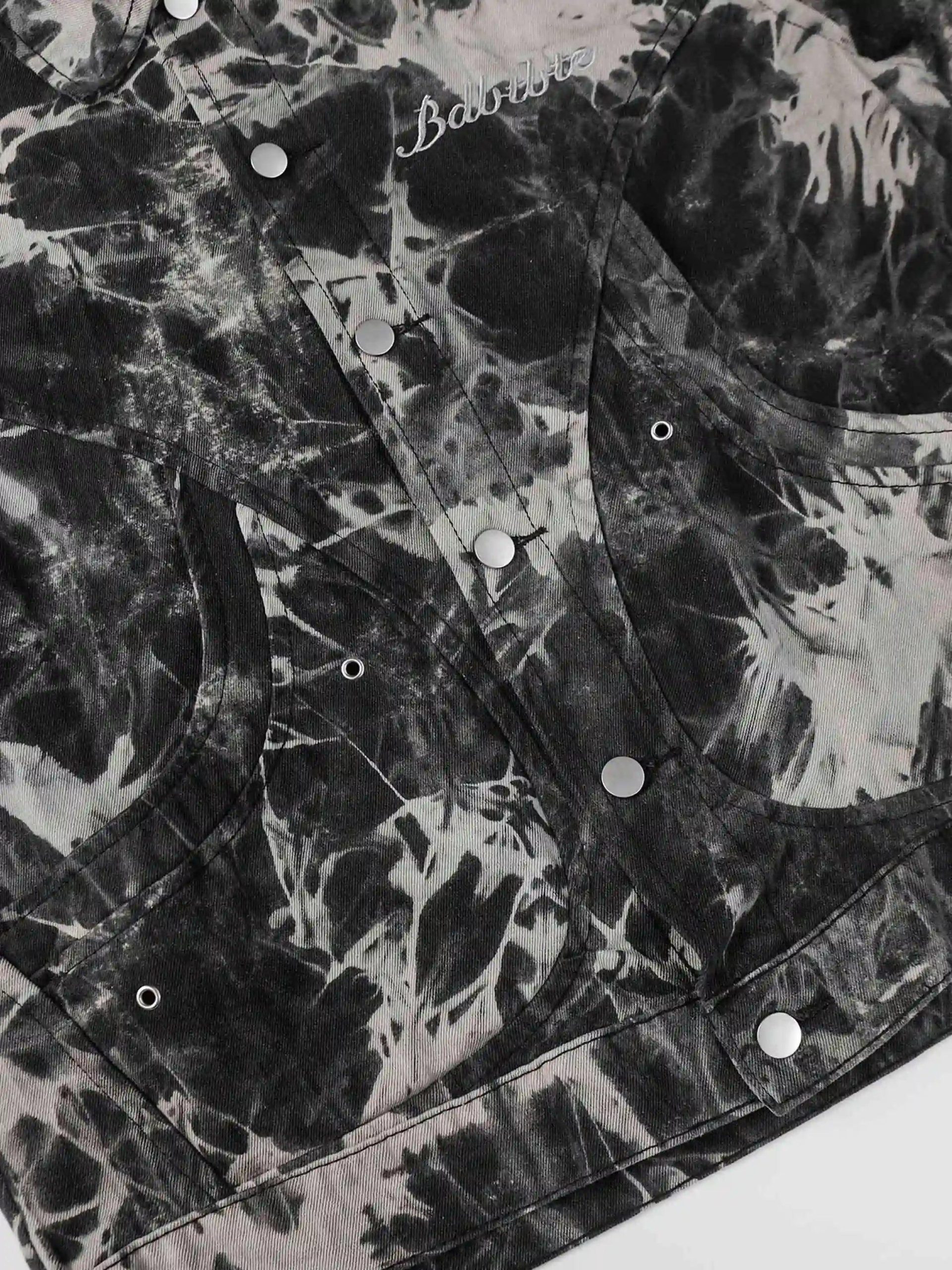 Concert Outfit Vintage Tie-Dye Denim Jacket Concert Outfit Vintage Tie-Dye Denim Jacket